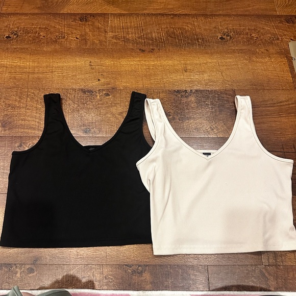 Bundle Multicolor Tank Tops - Picture 4 of 8